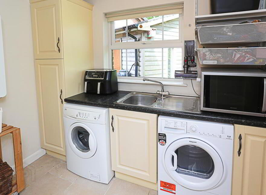 24 Walmer Grove, Bangor, BT19 1GR