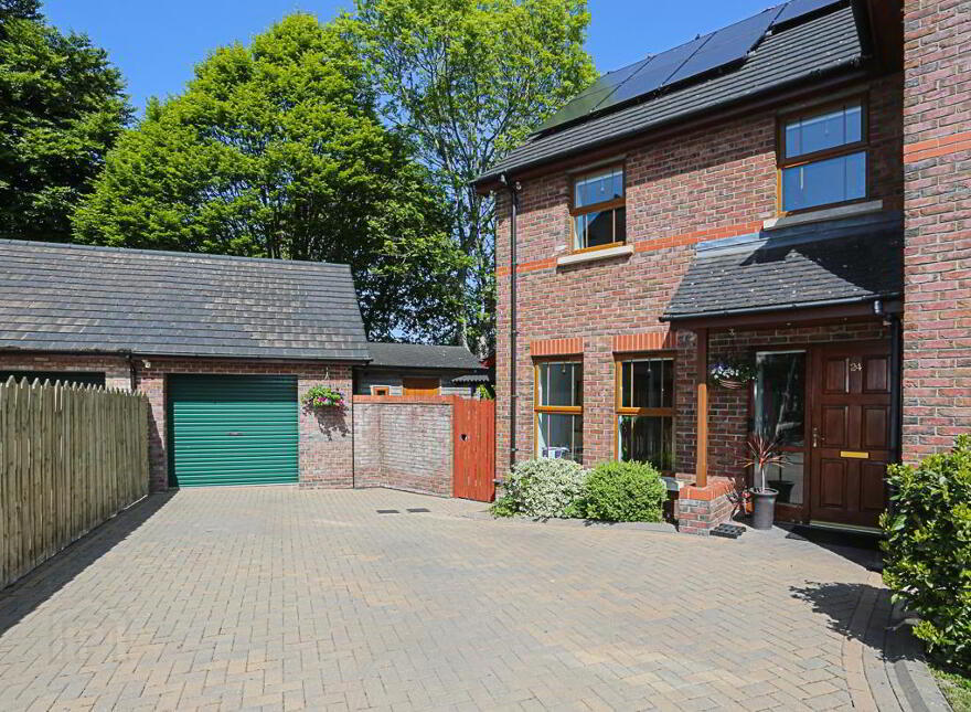 24 Walmer Grove, Bangor, BT19 1GR