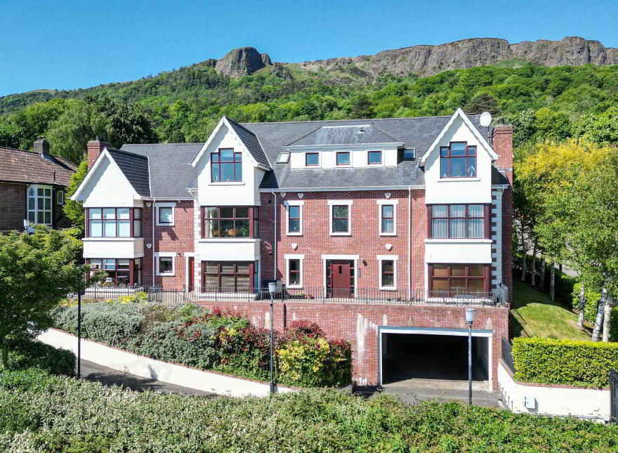 Apt 3, 2 Glencoe Park, Antrim Road, Newtownabbey, BT36 7PT photo