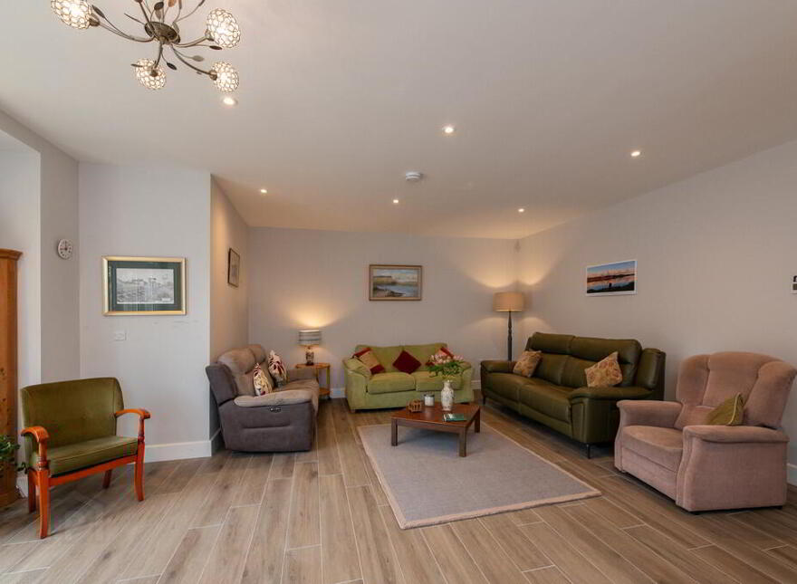 10 Foxbury, Greenisland, Carrickfergus, BT38 8GT