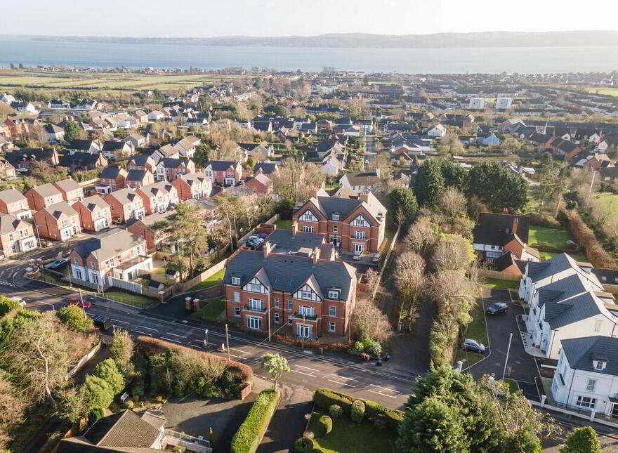 10 Foxbury, Greenisland, Carrickfergus, BT38 8GT photo