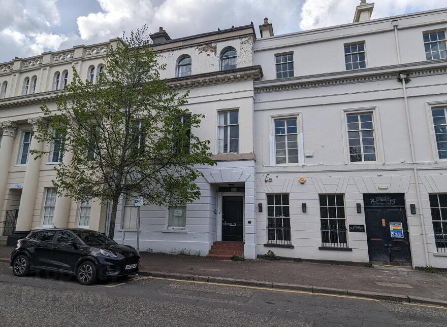 4 Lower Crescent, Belfast, BT7 1NR photo