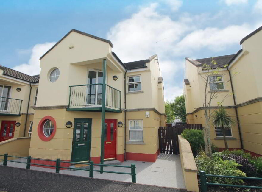 81 Rodgers Bay, Carrickfergus, BT38 8GG photo