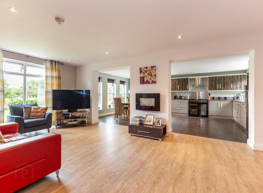 24 Crossgar Road East, Crossgar, Downpatrick, BT30 9ER