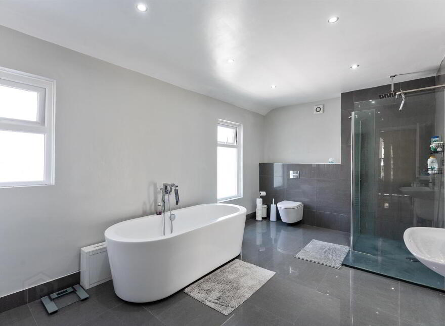 2 Martinez Avenue, Belfast, BT5 5LX
