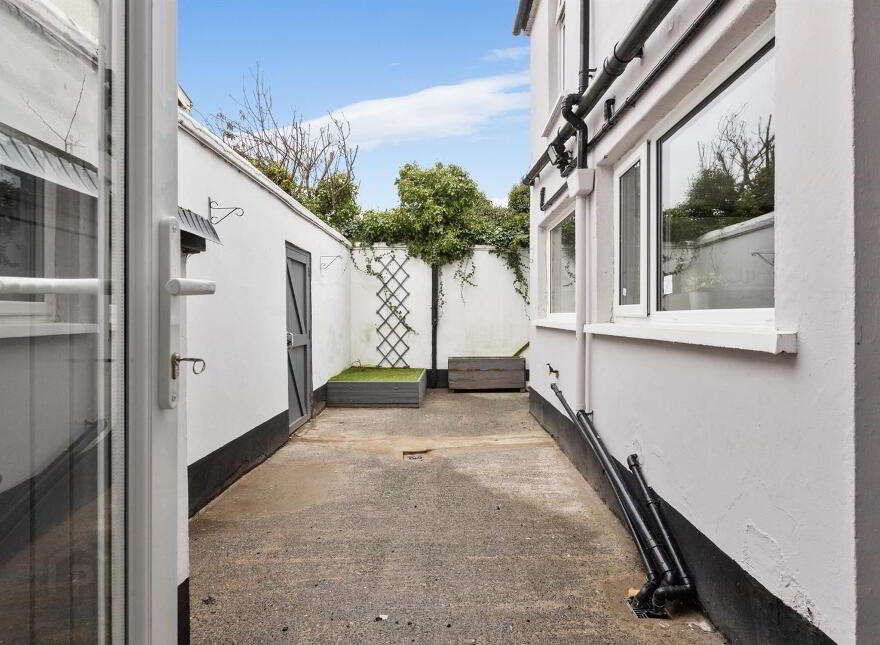 2 Martinez Avenue, Belfast, BT5 5LX