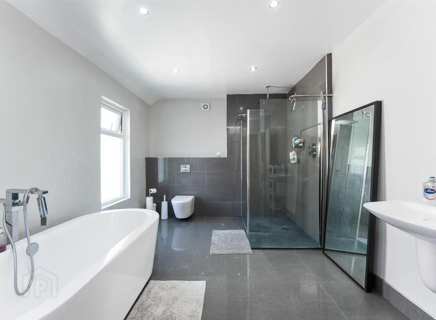 2 Martinez Avenue, Belfast, BT5 5LX
