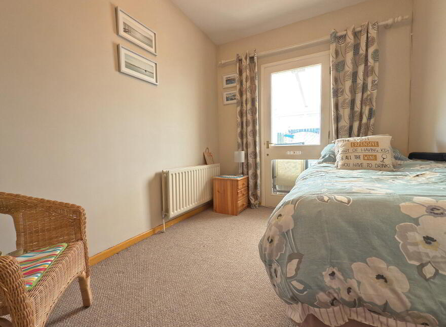 6 Gortnee Drive, Portballintrae, BT57 8DQ