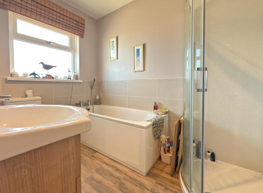 6 Gortnee Drive, Portballintrae, BT57 8DQ
