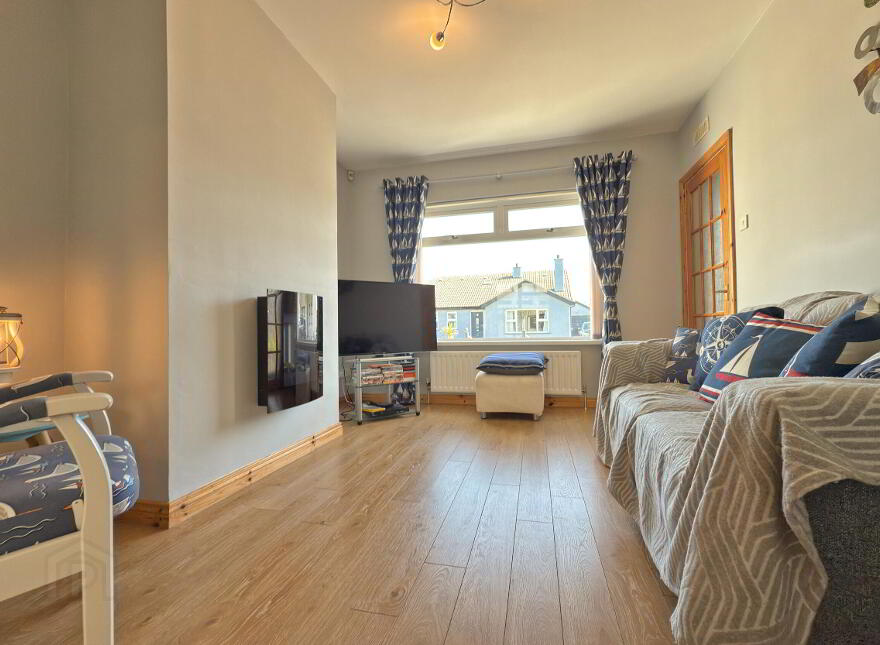 6 Gortnee Drive, Portballintrae, BT57 8DQ