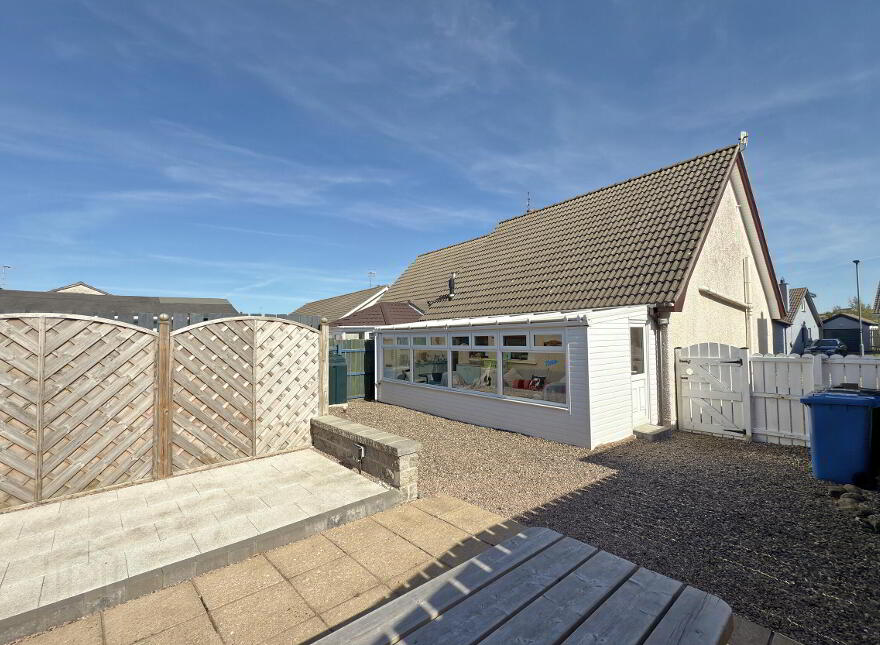 6 Gortnee Drive, Portballintrae, BT57 8DQ