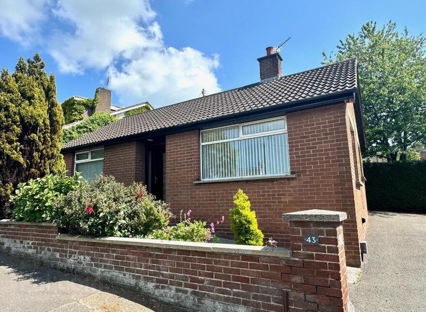 43 Donaghadee Road, Newtownards, BT23 7HB photo