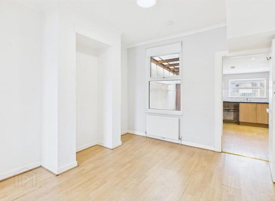 29 Castle Street, Bangor, BT20 4SX