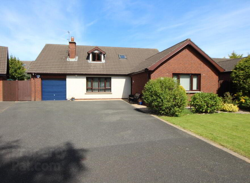 8 Harwood Park, Carrickfergus, BT38 7LZ photo