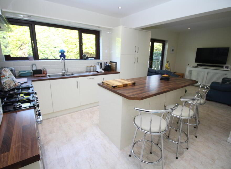 8 Harwood Park, Carrickfergus, BT38 7LZ