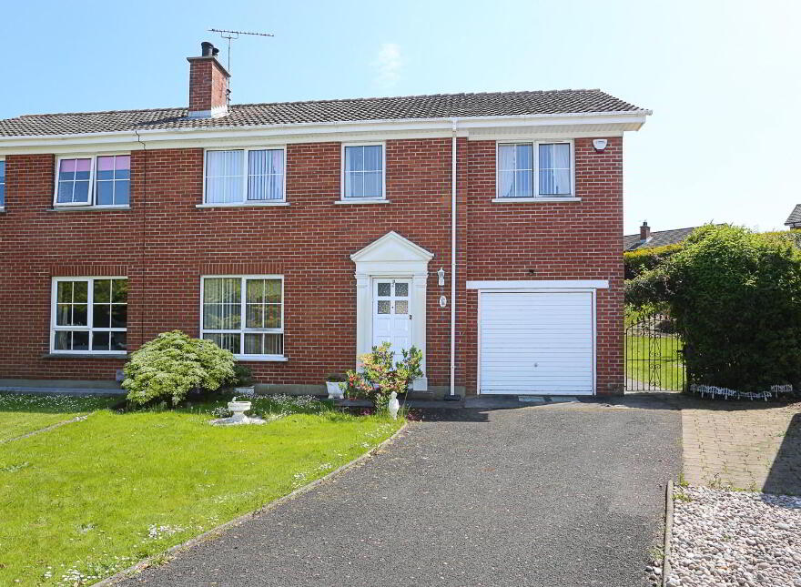 2b Ivyhill Drive, Bangor, BT19 6BP photo
