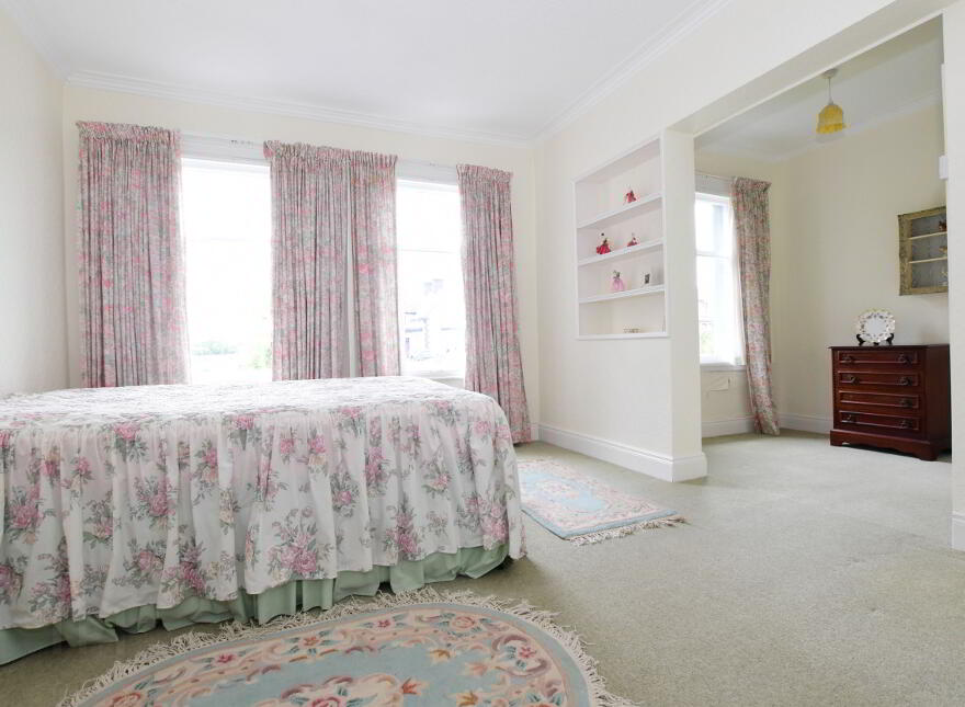 38 Antrim Road, Lisburn, BT28 3DN