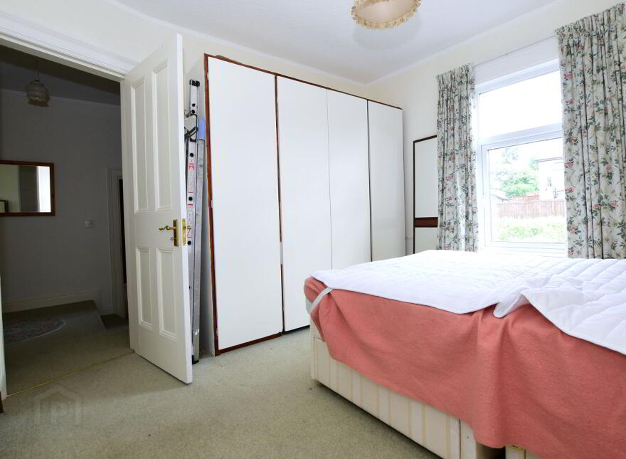 38 Antrim Road, Lisburn, BT28 3DN