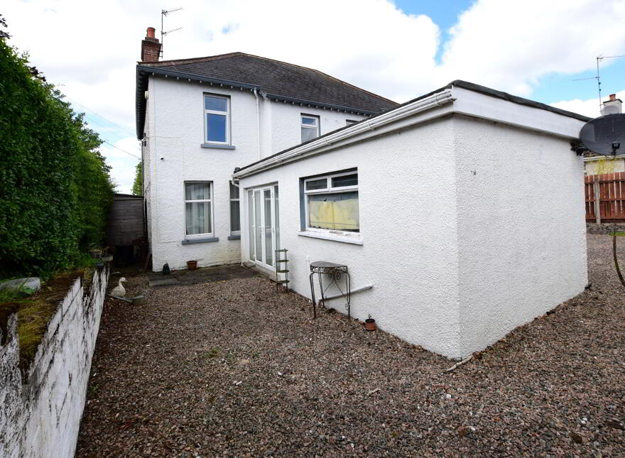 38 Antrim Road, Lisburn, BT28 3DN