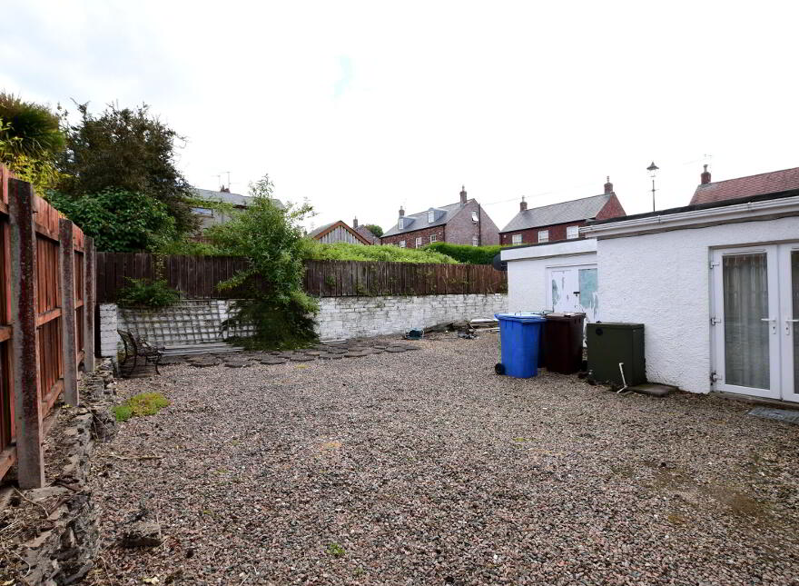 38 Antrim Road, Lisburn, BT28 3DN