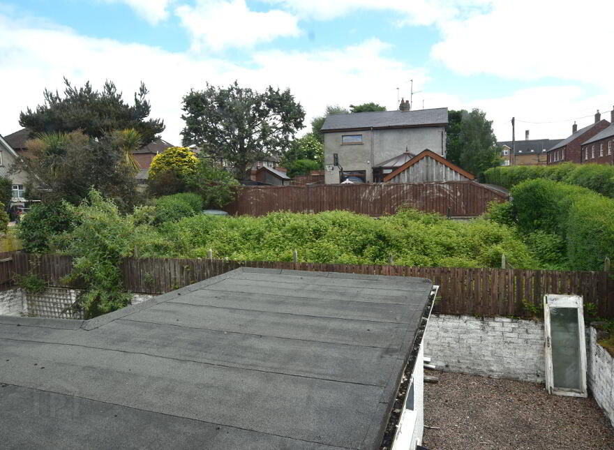 38 Antrim Road, Lisburn, BT28 3DN