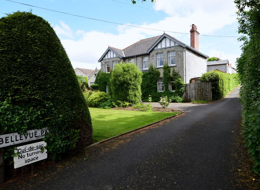 38 Antrim Road, Lisburn, BT28 3DN