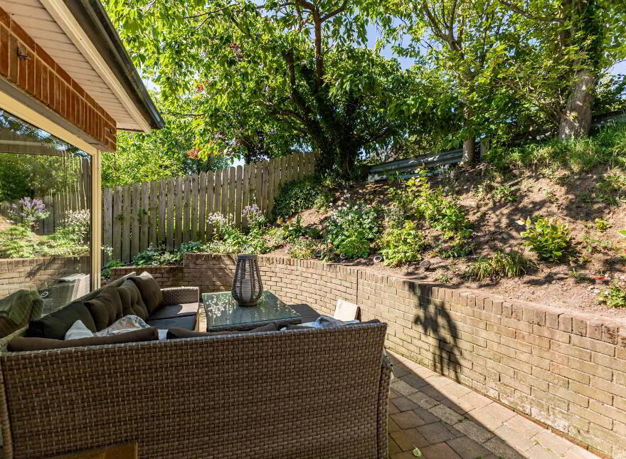 4 Quillyburn Hall, Dromore, BT25 1FY