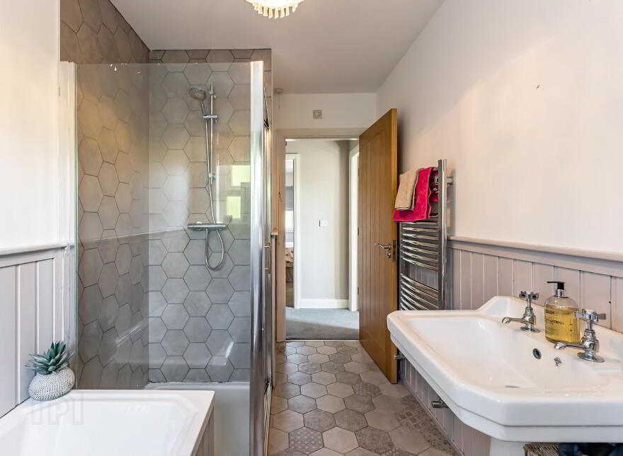 4 Quillyburn Hall, Dromore, BT25 1FY