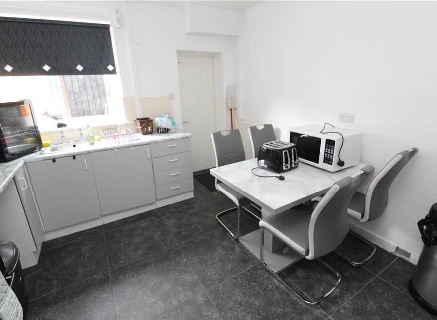 90 West Circular Road, Belfast, BT13 3QH