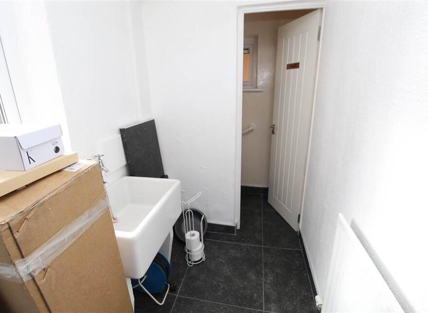 90 West Circular Road, Belfast, BT13 3QH