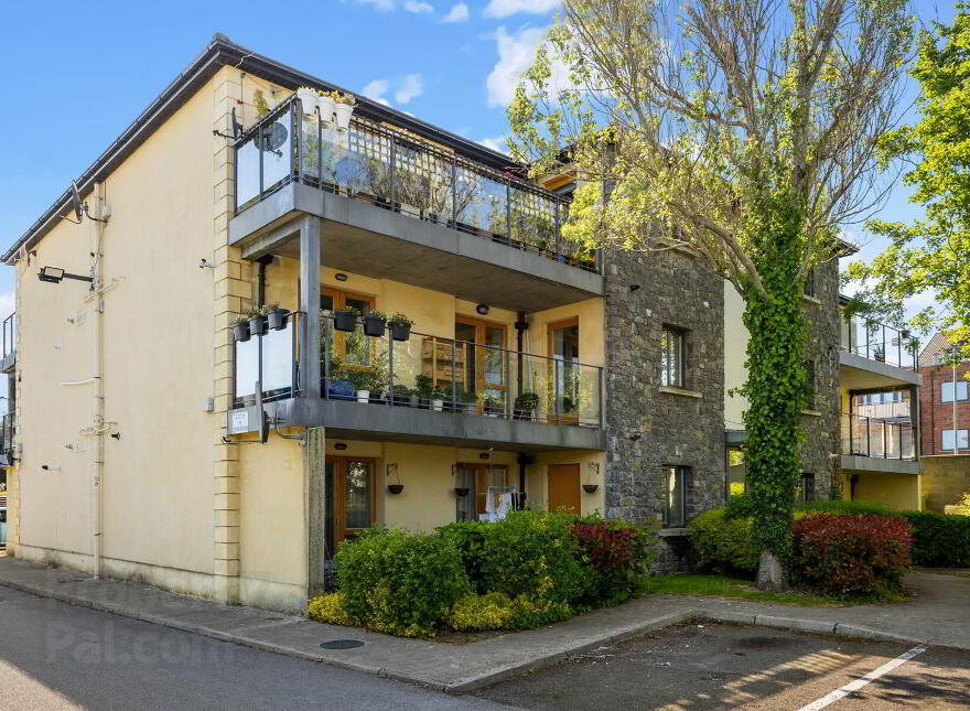 Apt 4 Rowan House, Royal Canal Court, Kilcock, W23NT95 photo