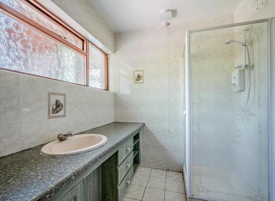 14 Rathmoyle Park, Holywood, BT18 0DT
