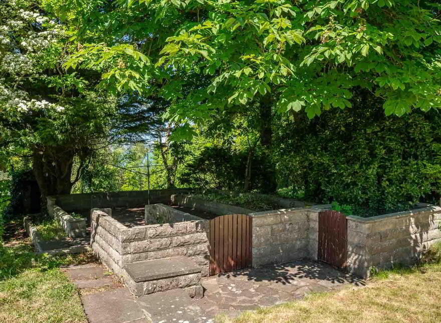 14 Rathmoyle Park, Holywood, BT18 0DT