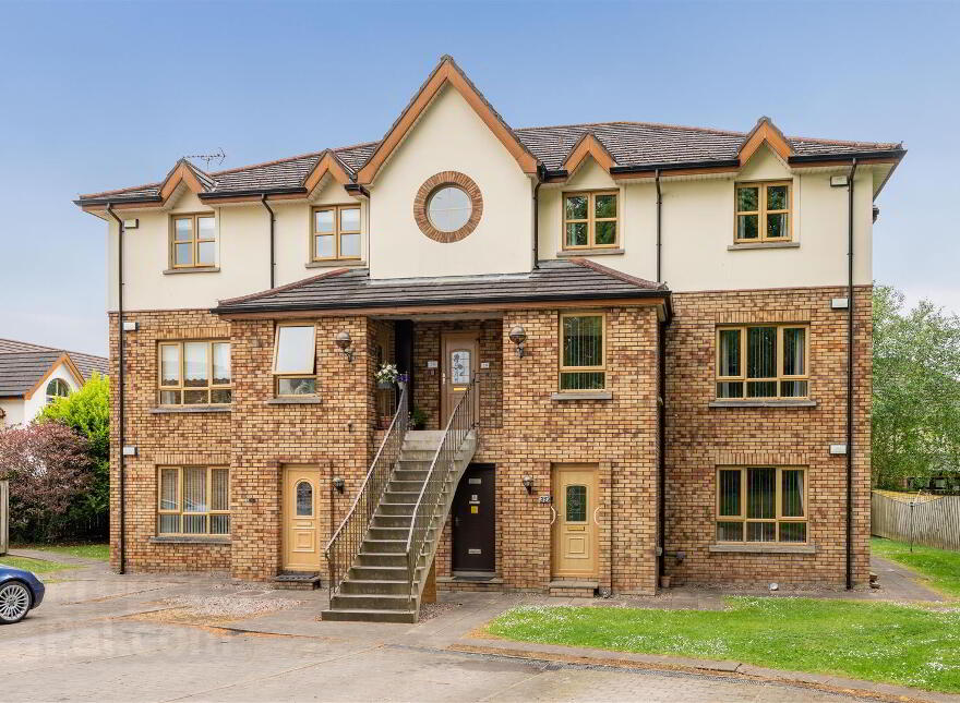 25 Woodrow Gardens, Saintfield, BT24 7WG photo