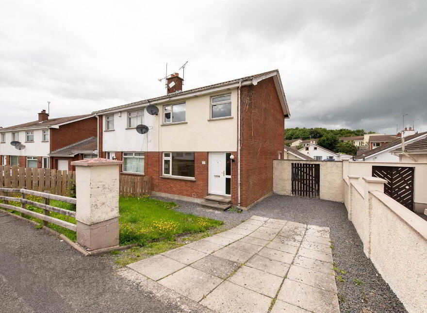 19 Craigs Road, Ballynahinch, BT24 8PQ photo