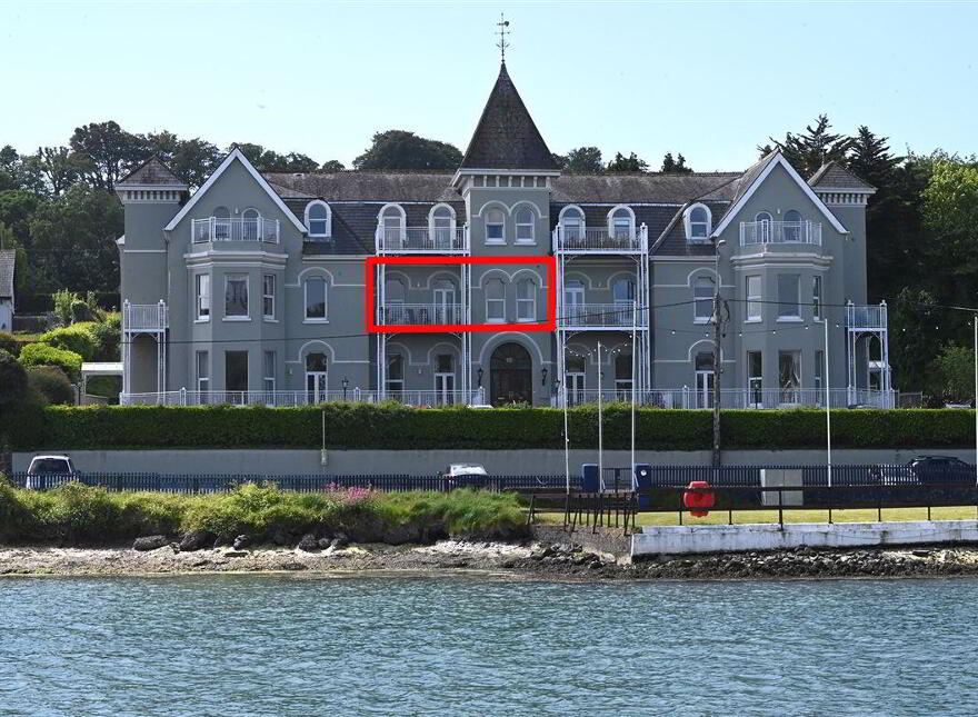 Apartment 9 The Grand, Crosshaven photo