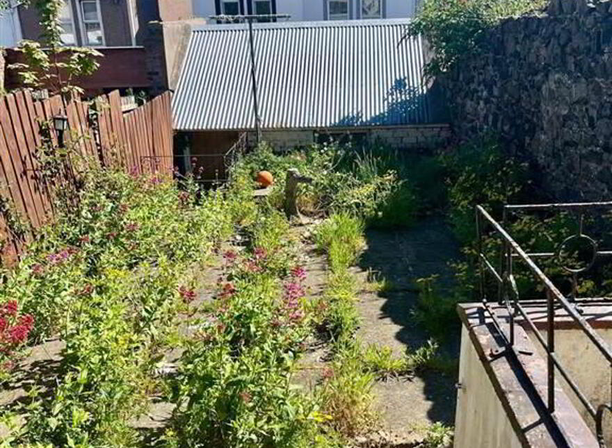 Victoria Road, Larne, BT40 1RT