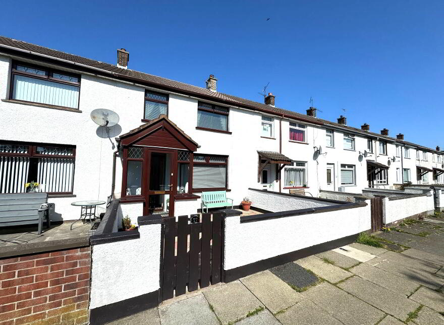 17 Whinfield Walk, Carrickfergus, BT38 8HL photo
