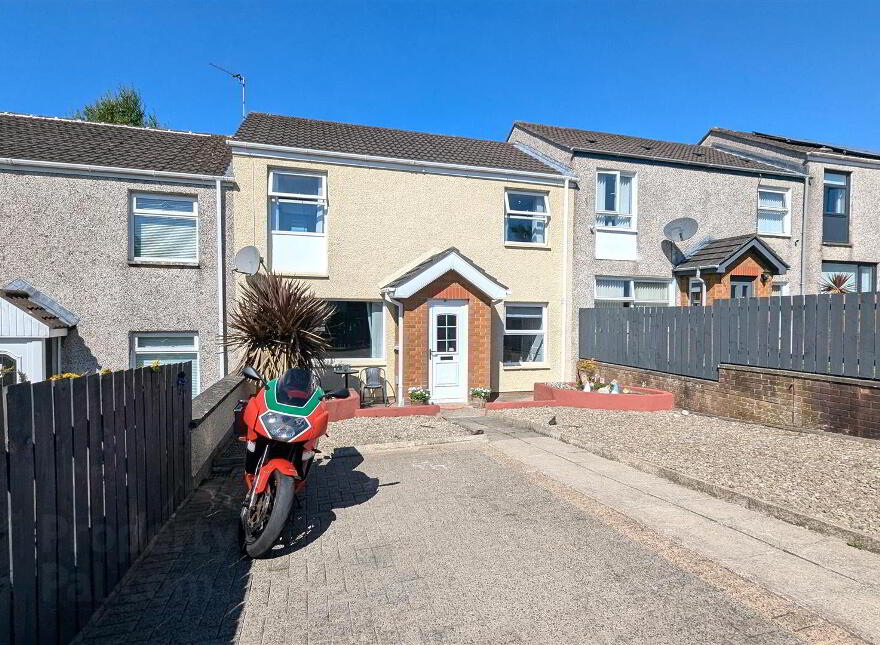 8 Crossreagh Drive, Antrim, BT41 1LJ photo