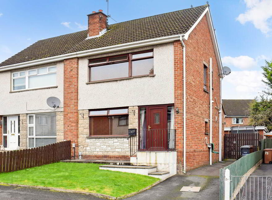 27 Palmer Avenue, Lisburn, BT28 3QB photo