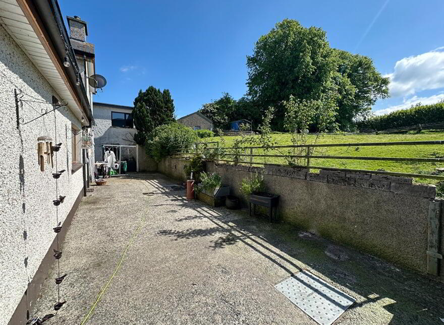 Tullyhappy House, 253 Old Armagh Road, Newry, BT35 6NL