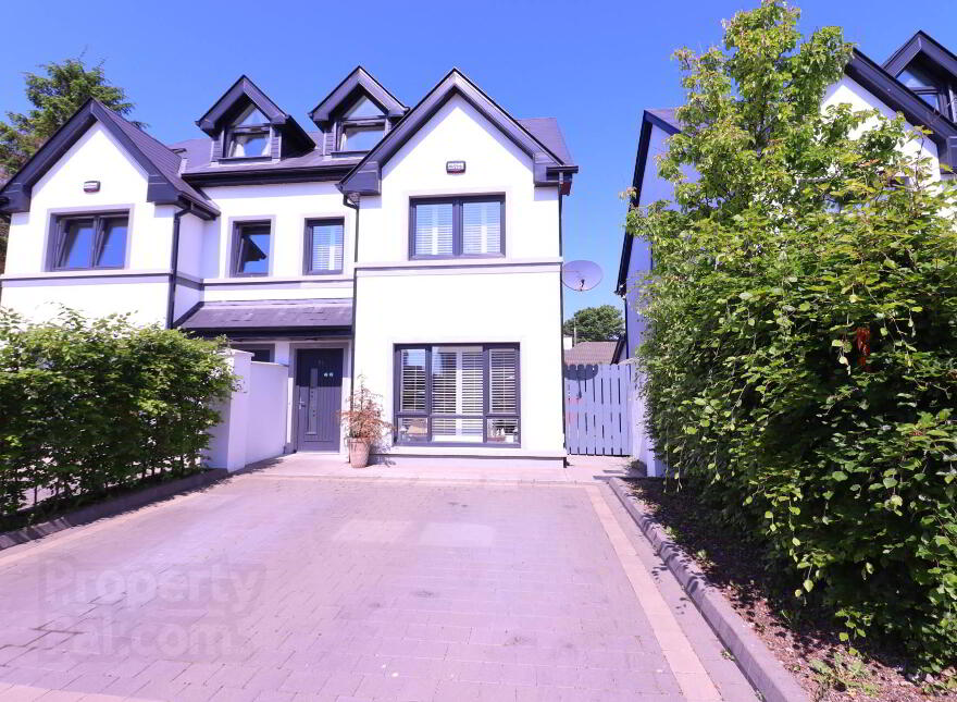 73 Dun Na Mara, Renmore, H91RHR1 photo