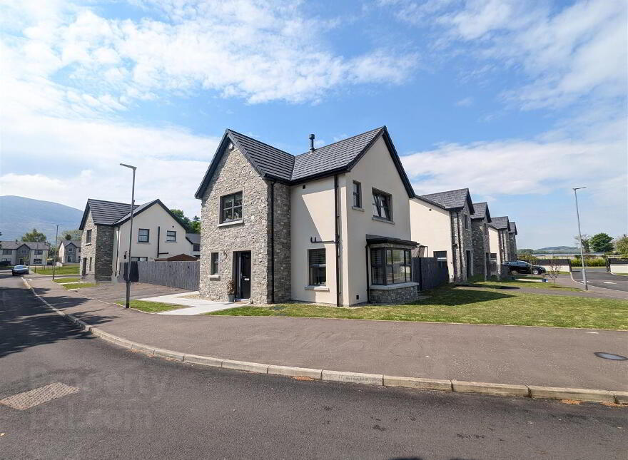 43 Clanbrassil, Newcastle, Down, BT33 0FS photo