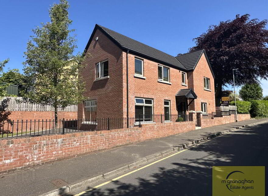 2e The Green, Dunmurry, Belfast, BT17 0EH photo