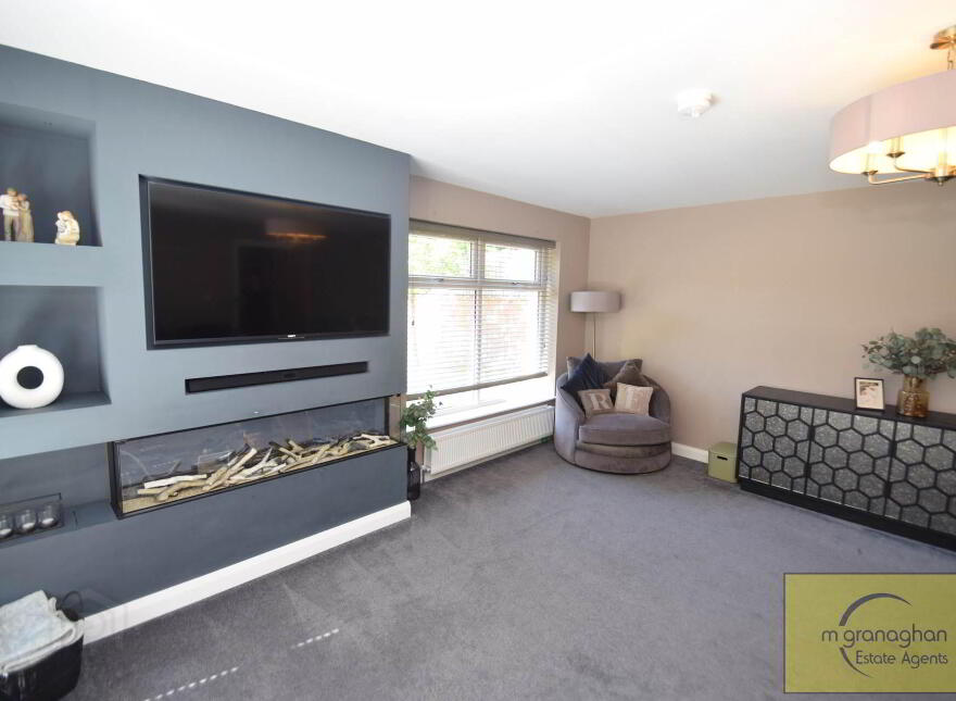 2e The Green, Dunmurry, Belfast, BT17 0EH