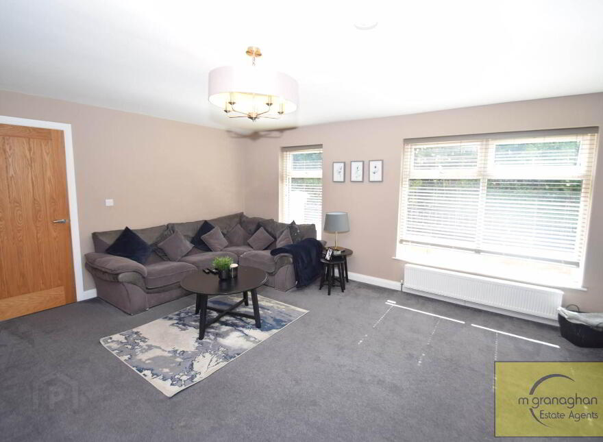 2e The Green, Dunmurry, Belfast, BT17 0EH