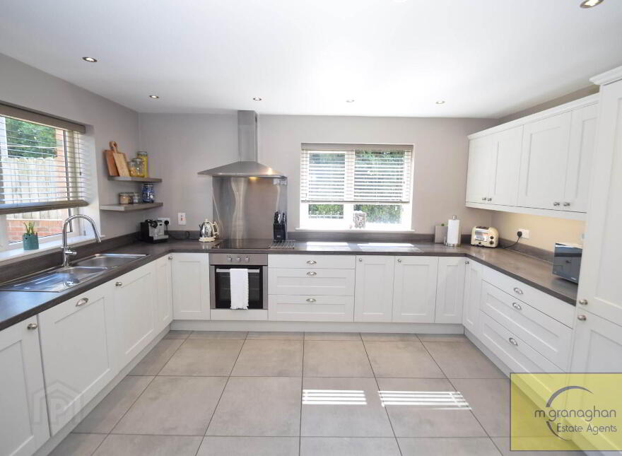 2e The Green, Dunmurry, Belfast, BT17 0EH