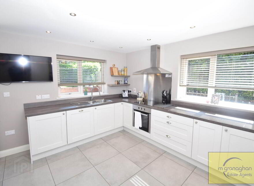 2e The Green, Dunmurry, Belfast, BT17 0EH