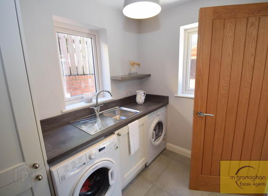 2e The Green, Dunmurry, Belfast, BT17 0EH