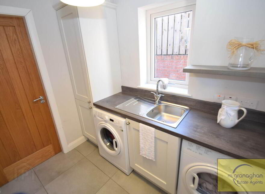 2e The Green, Dunmurry, Belfast, BT17 0EH
